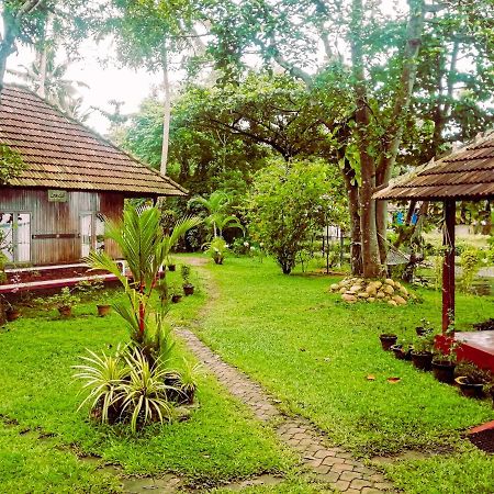 Lovedale Lakeside Homestay Alappuzha Exterior photo